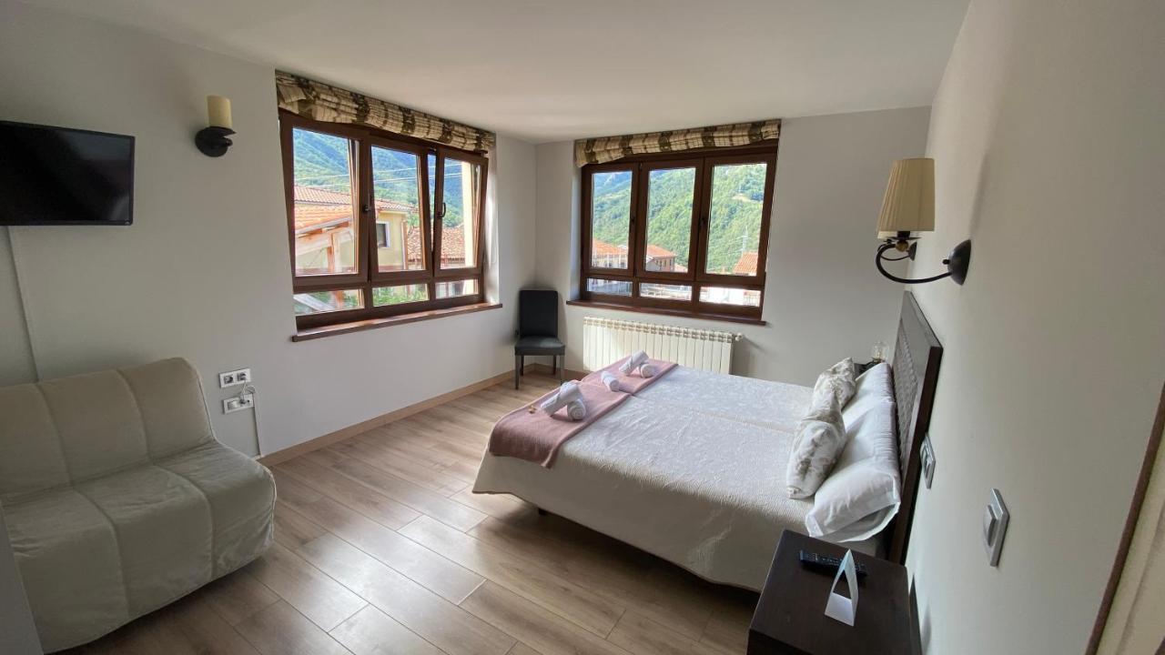 Hotel La Cuna Del Sella Oseja de Sajambre Exteriör bild