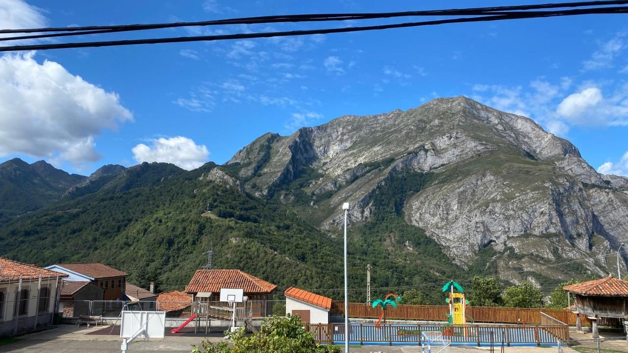 Hotel La Cuna Del Sella Oseja de Sajambre Exteriör bild