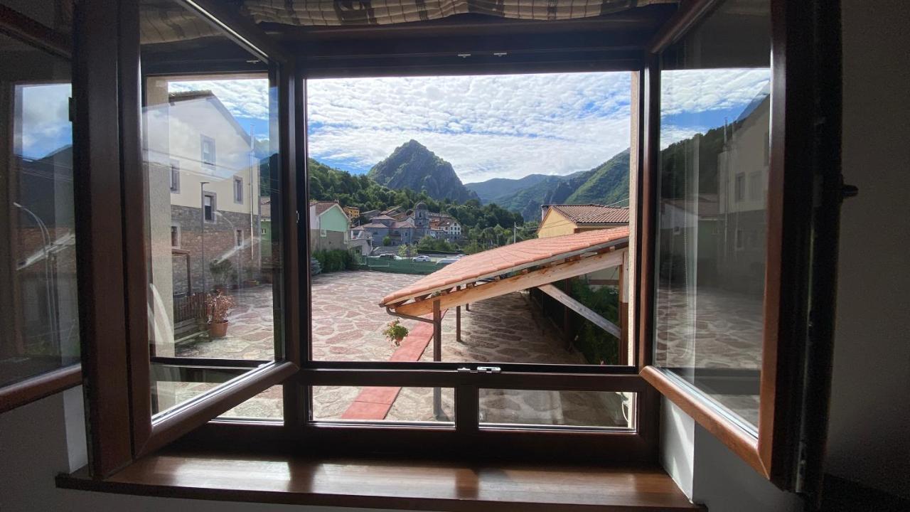 Hotel La Cuna Del Sella Oseja de Sajambre Exteriör bild