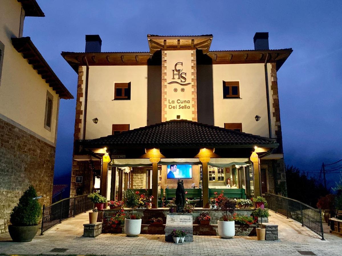 Hotel La Cuna Del Sella Oseja de Sajambre Exteriör bild